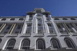 Image du Maroc Professionnelle de  Une des façades les plus représentatives de l’architecture du début du XXème siècle située sur le boulevard Mohamed V, cette construction monumentale de Marius Boyer (1922), " Immeuble du Glaoui ", Bd Mohammed V,  marque sa présence avec ses superbes tourelles couvertes de zelliges, le Dimanche 11 Janvier 2009. (Photo / Abdeljalil Bounhar)
 